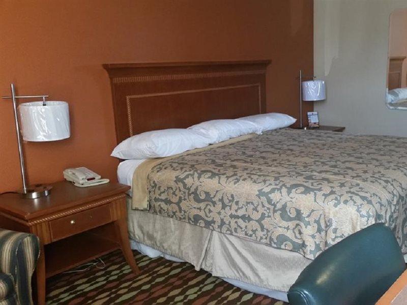 Super 8 By Wyndham Myrtle Beach/Market Common Area Bagian luar foto