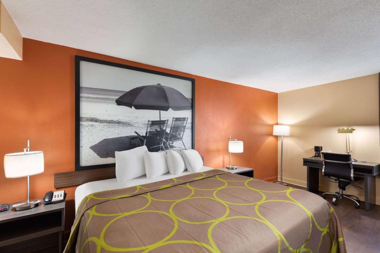 Super 8 By Wyndham Myrtle Beach/Market Common Area Bagian luar foto