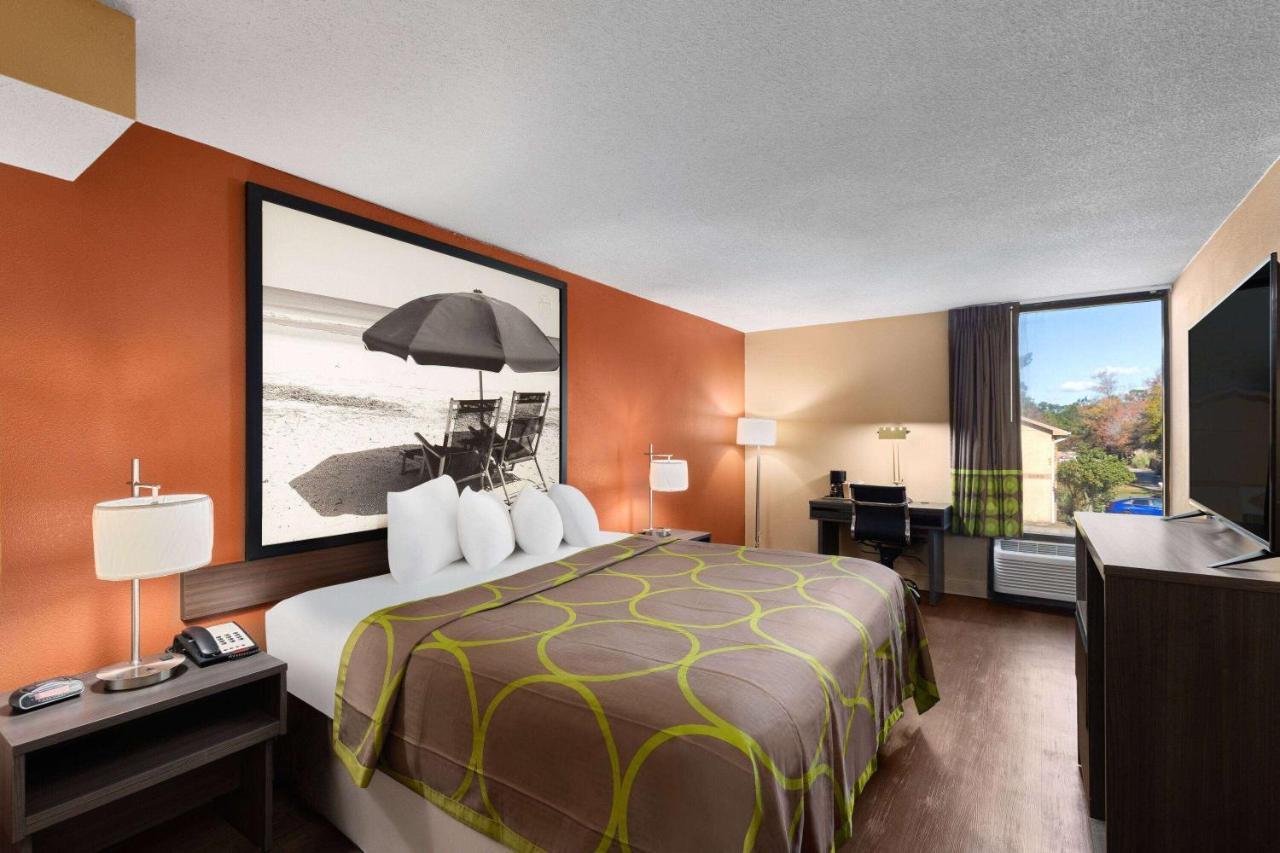 Super 8 By Wyndham Myrtle Beach/Market Common Area Bagian luar foto