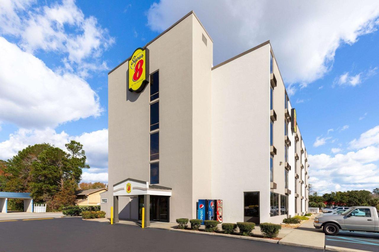 Super 8 By Wyndham Myrtle Beach/Market Common Area Bagian luar foto